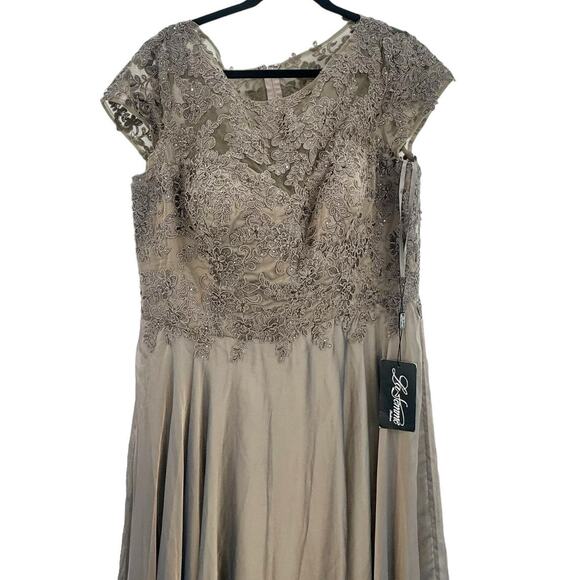La Femme Mother of the Bride Lace Maxi Dress Short Sleeve Taupe Size 20 NWT - Picture 2 of 11